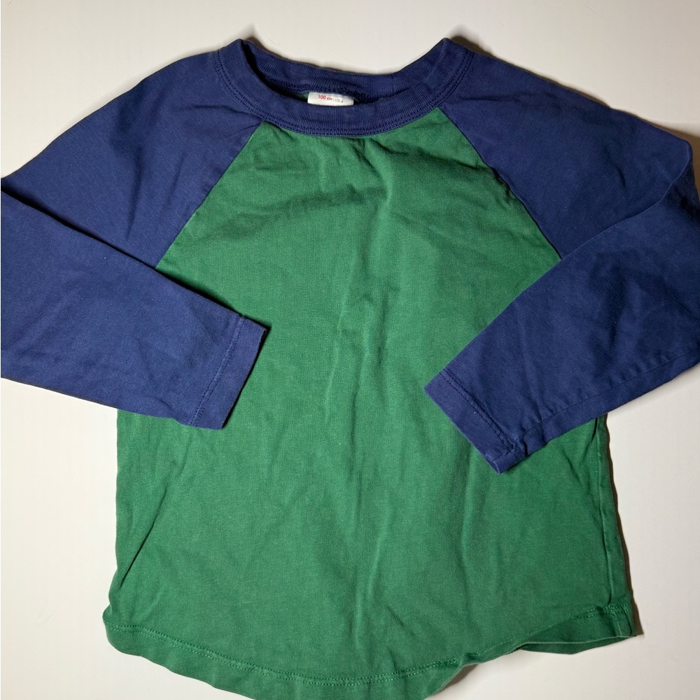 Hanna Andersson Green and Navy Long Sleeve Tee